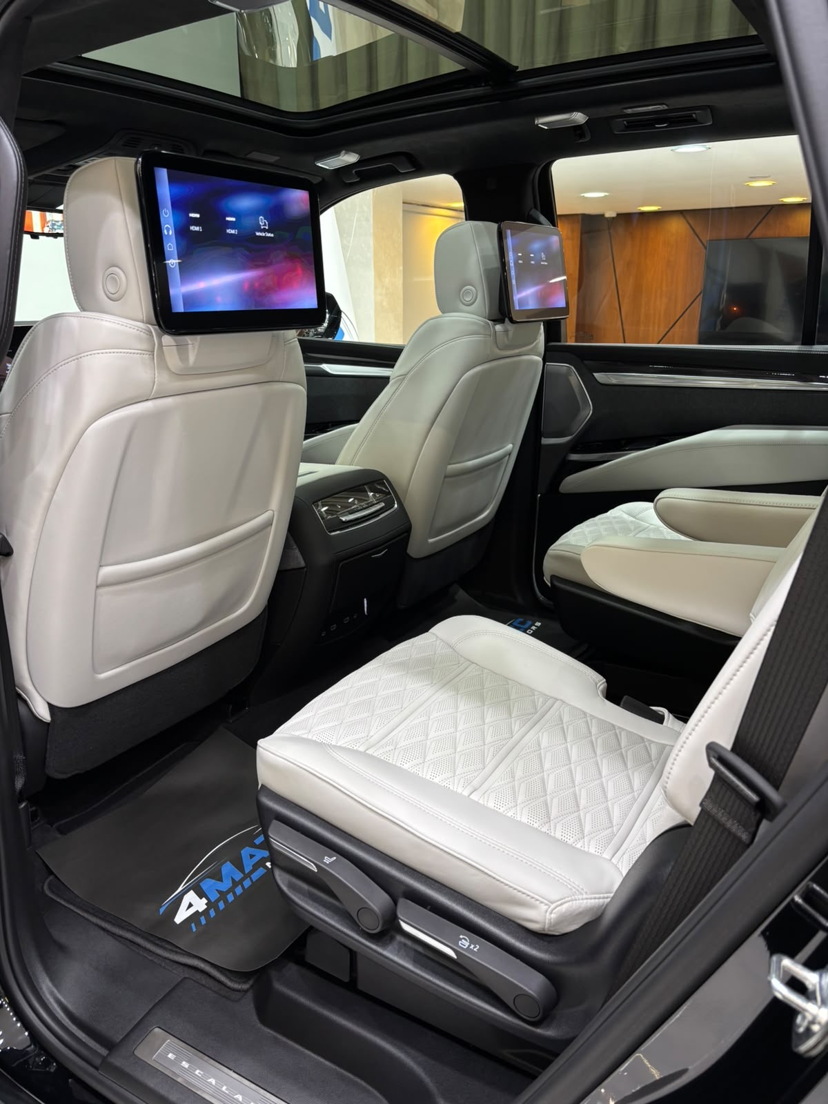 
								Cadillac Escalade V 2025 full									