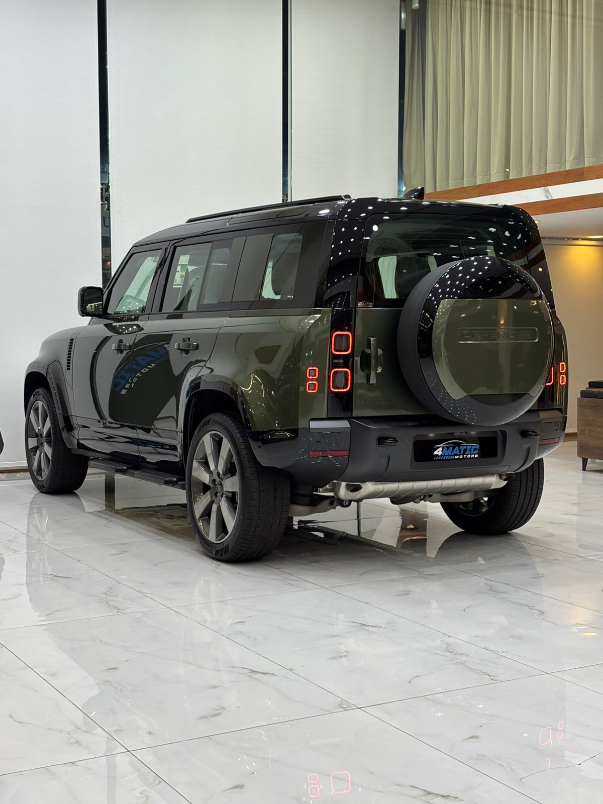 
								Land Rover Defender 110 X-Dynamic HSE 2026 full									