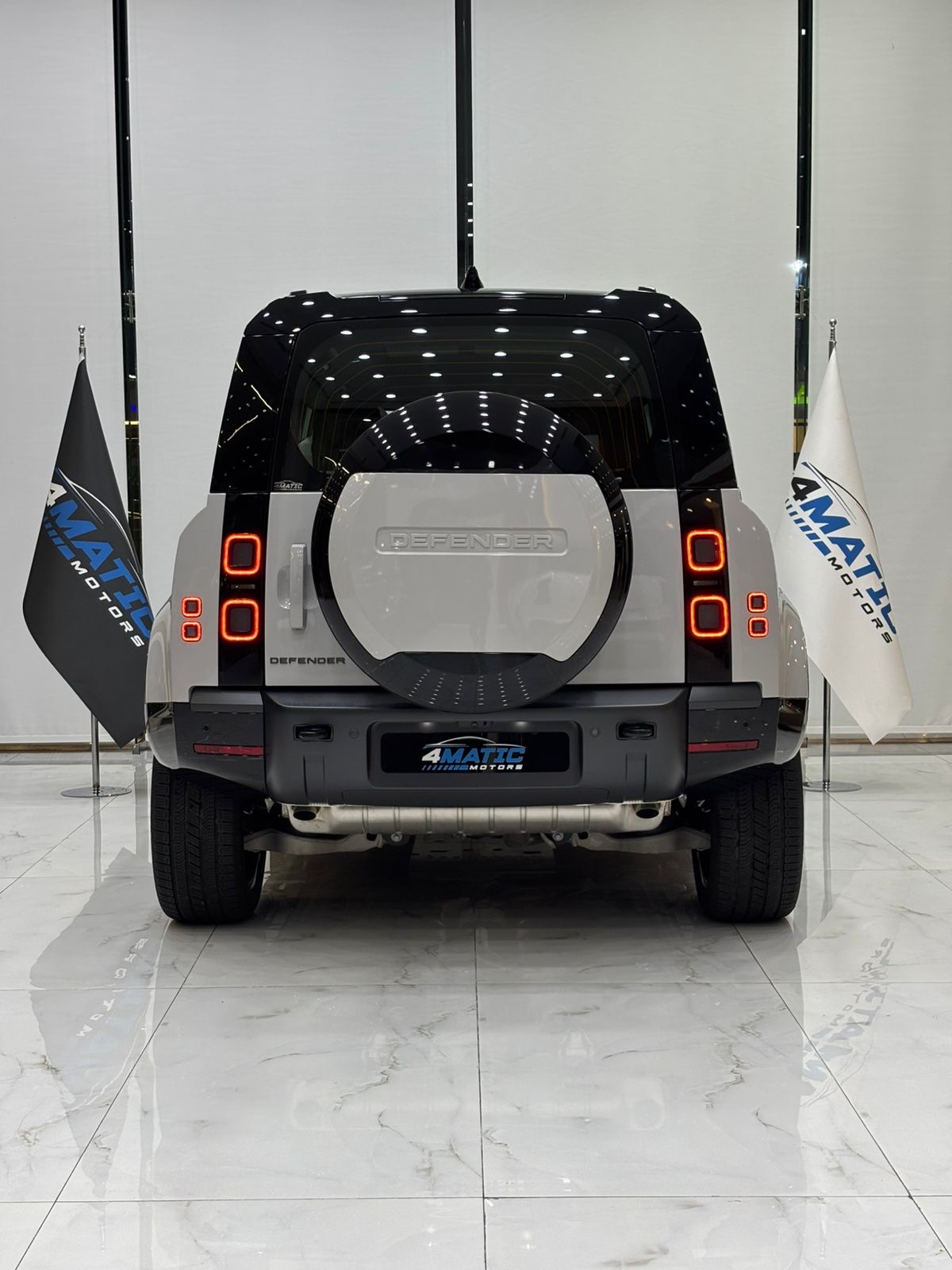 
								Land Rover Defender 110 X-Dynamic HSE 2026 full									