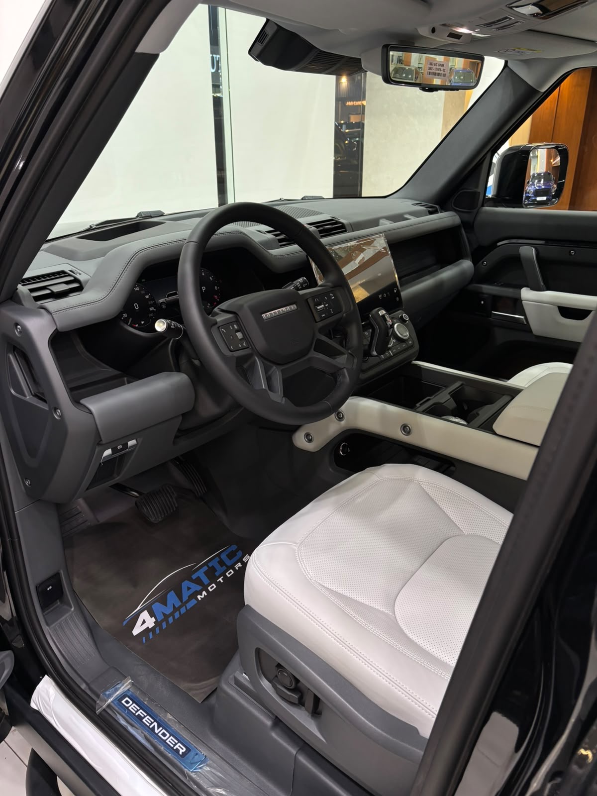 
								Land Rover Defender 110 X-Dynamic HSE 2026 full									
