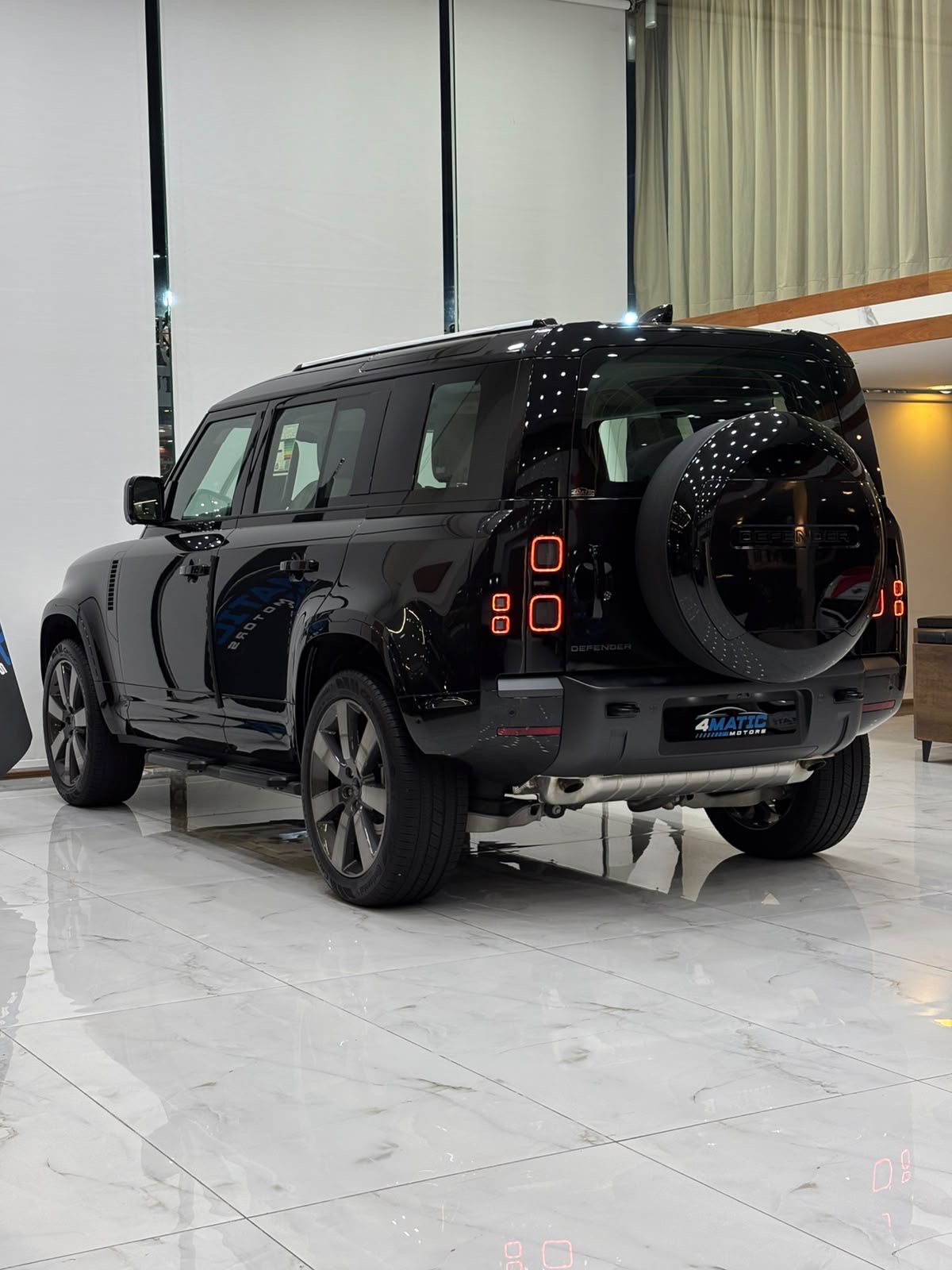 
								Land Rover Defender 110 X-Dynamic HSE 2026 full									