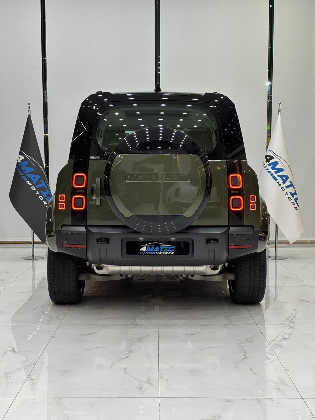 
								Land Rover Defender 110 X-Dynamic HSE 2026 full									
