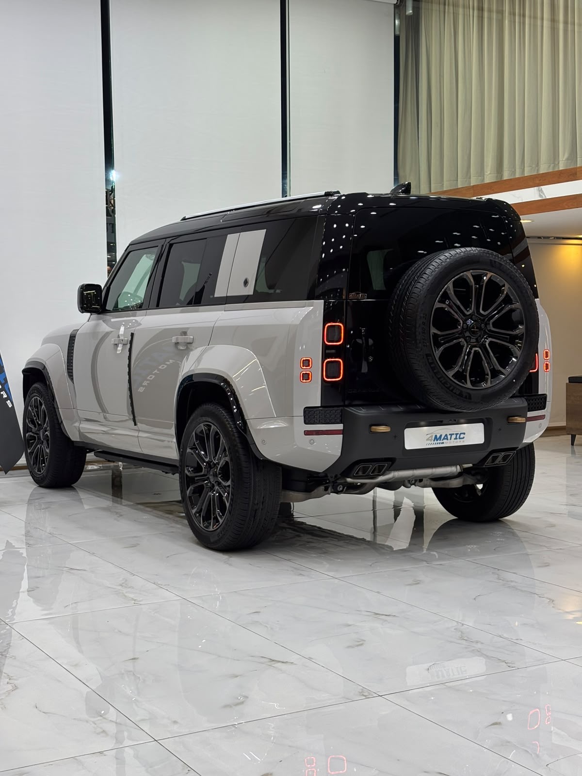 
								Land Rover Defender 110 Octa P635 2026 full									