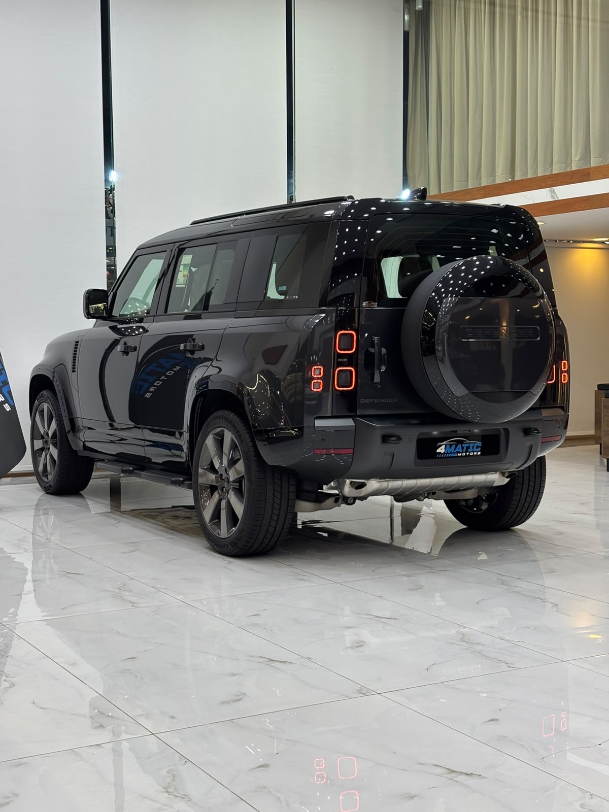 
								Land Rover Defender 110 X-Dynamic HSE 2026 full									