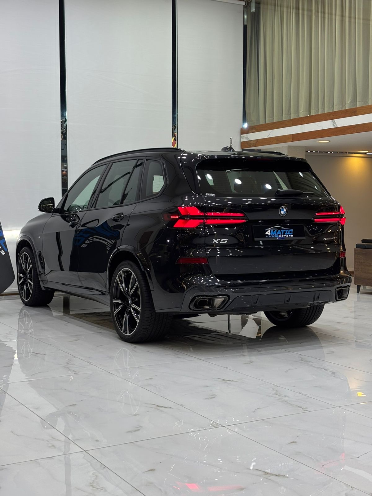 
								BMW X5 xDrive40i M Sport Pro 2026 full									