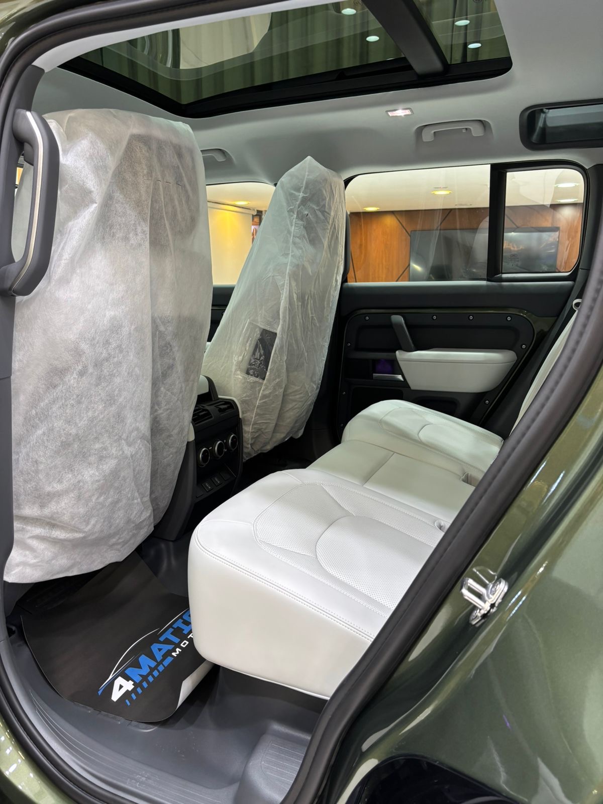 
								Land Rover Defender 110 X-Dynamic HSE 2026 full									
