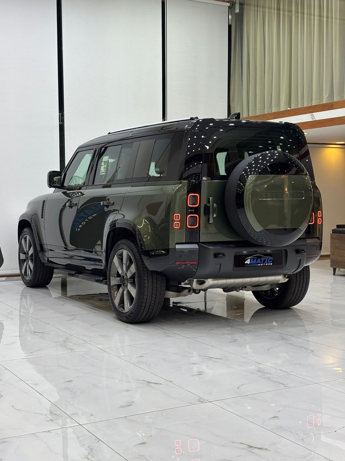 
								Land Rover Defender 110 X-Dynamic HSE 2026 full									