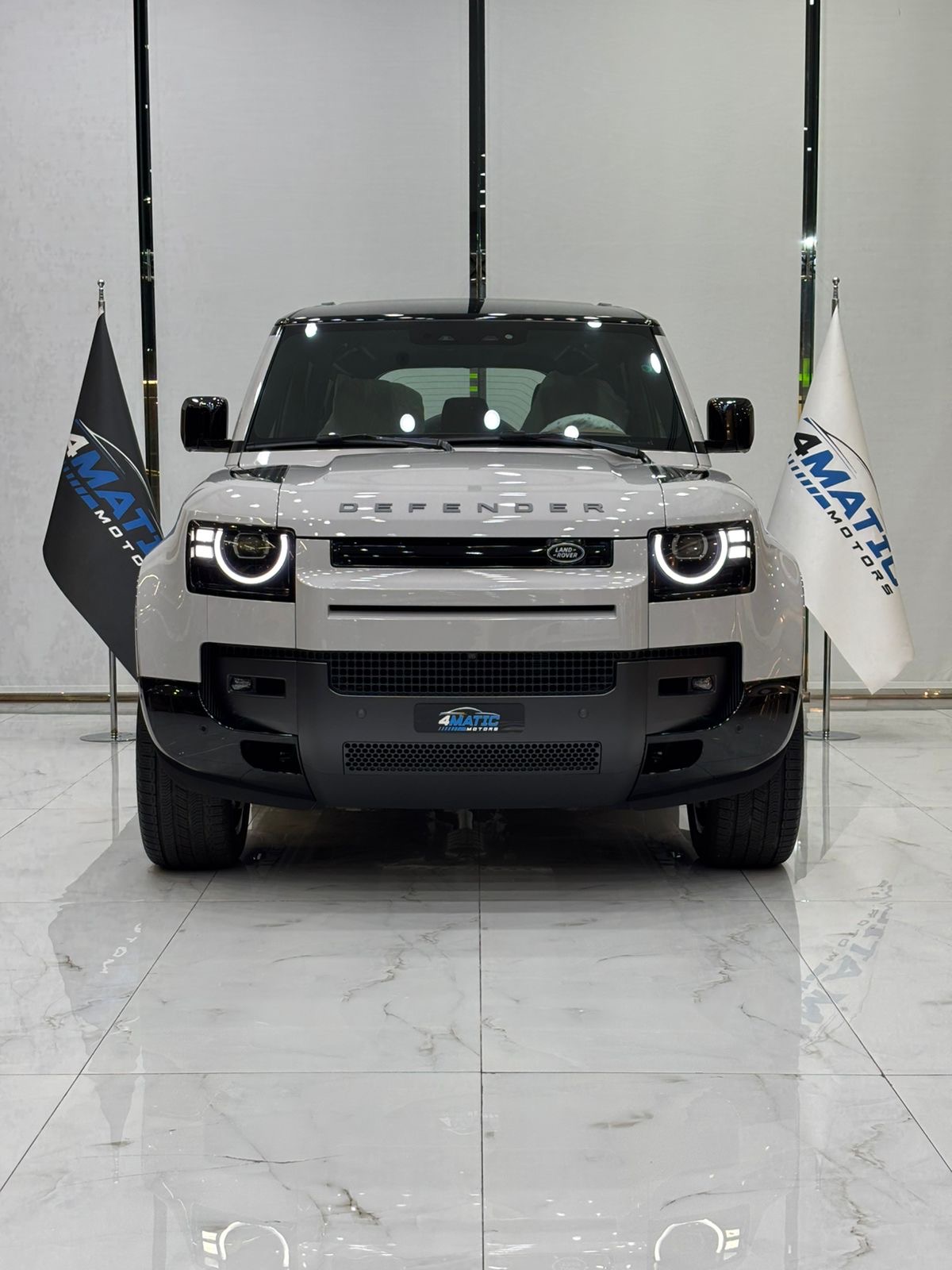 
								Land Rover Defender 110 X-Dynamic HSE 2026 full									