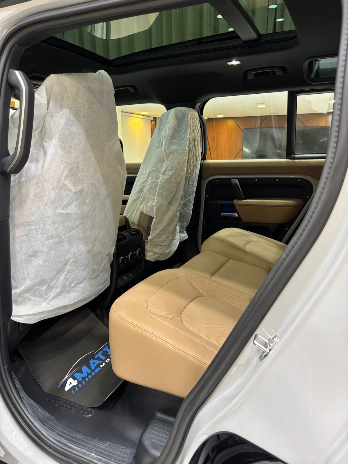 
								Land Rover Defender 110 X-Dynamic HSE 2026 full									