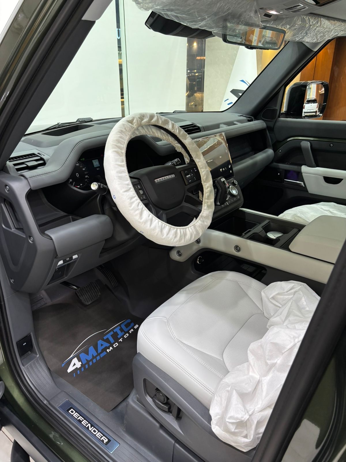 
								Land Rover Defender 110 X-Dynamic HSE 2026 full									