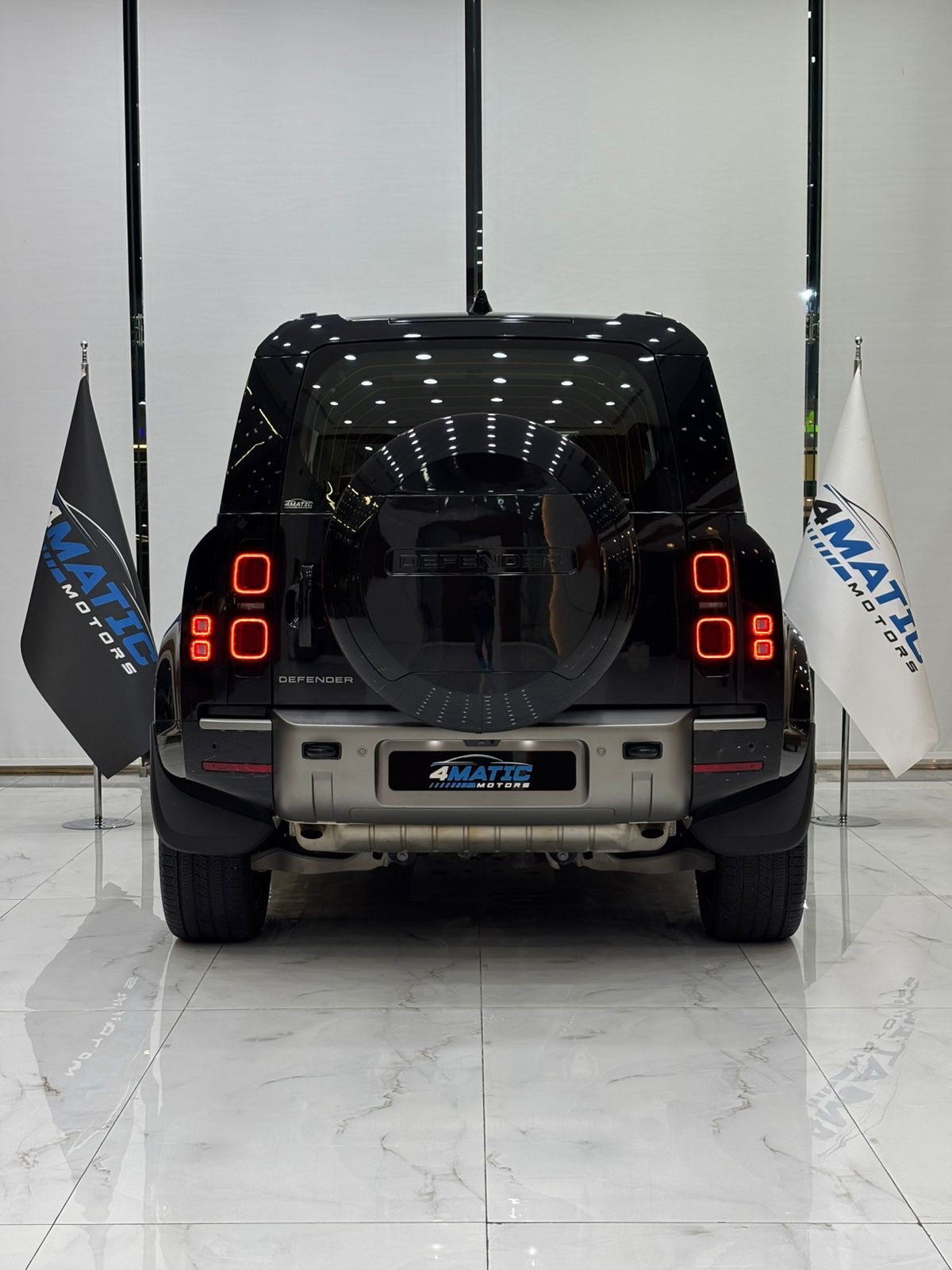 
								Land Rover Defender 110 X-Dynamic HSE 2025 full									