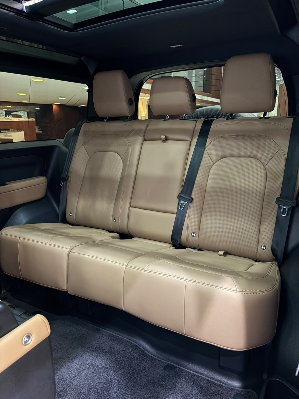 
								Land Rover Defender 90 X-Dynamic HSE P400 2025 full									