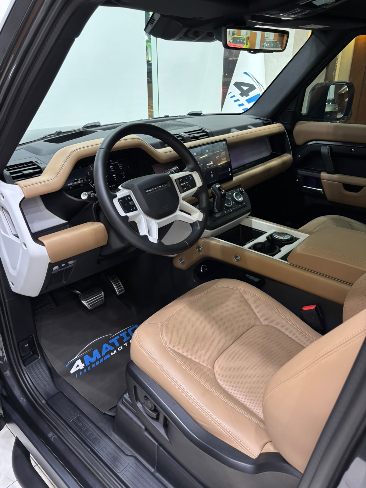 
								Land Rover Defender 90 X-Dynamic HSE P400 2025 full									