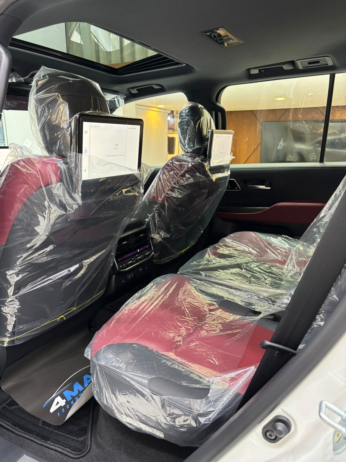 
								Toyota Land Cruiser VXR 2026 full									