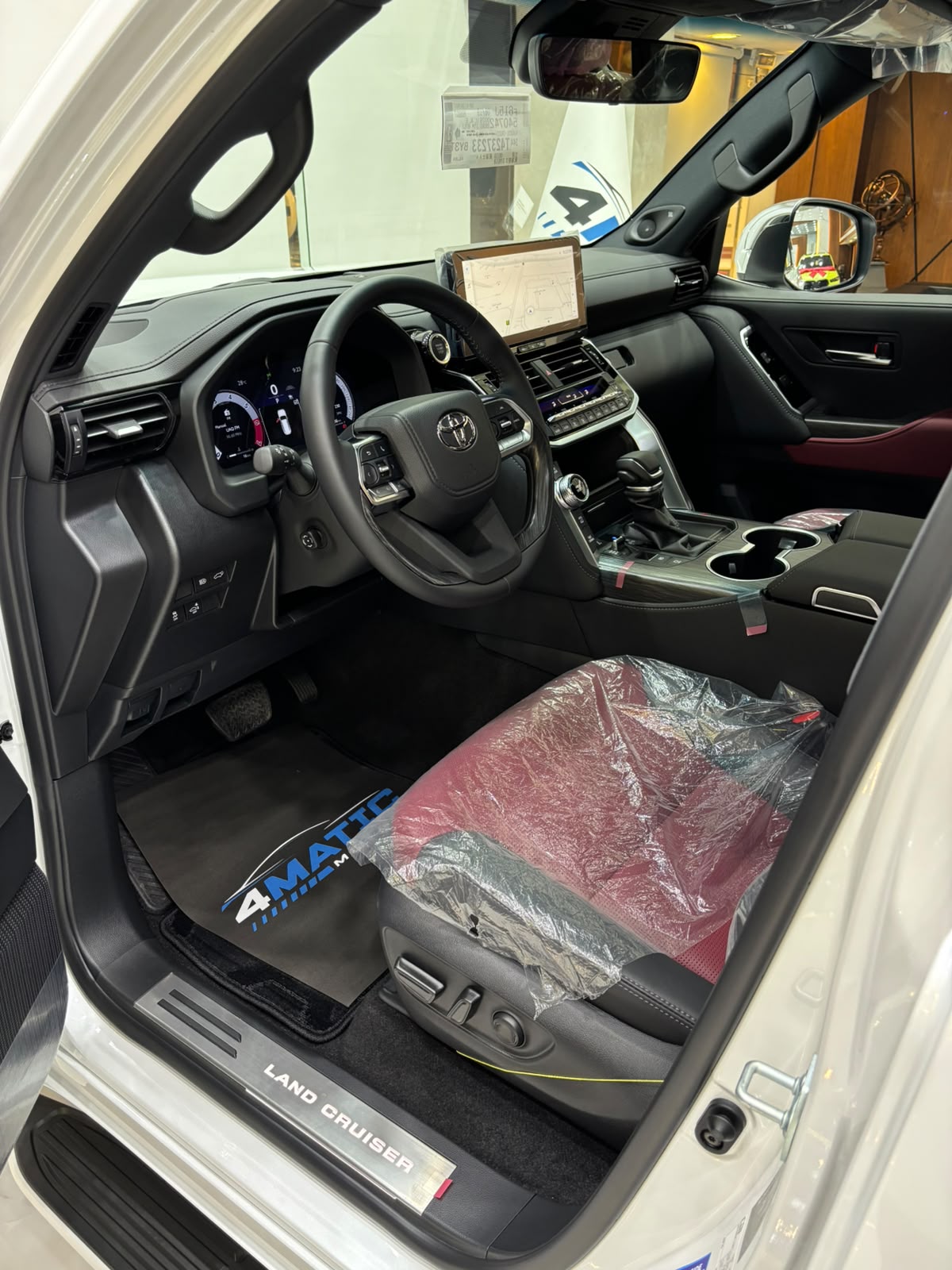 
								Toyota Land Cruiser VXR 2026 full									