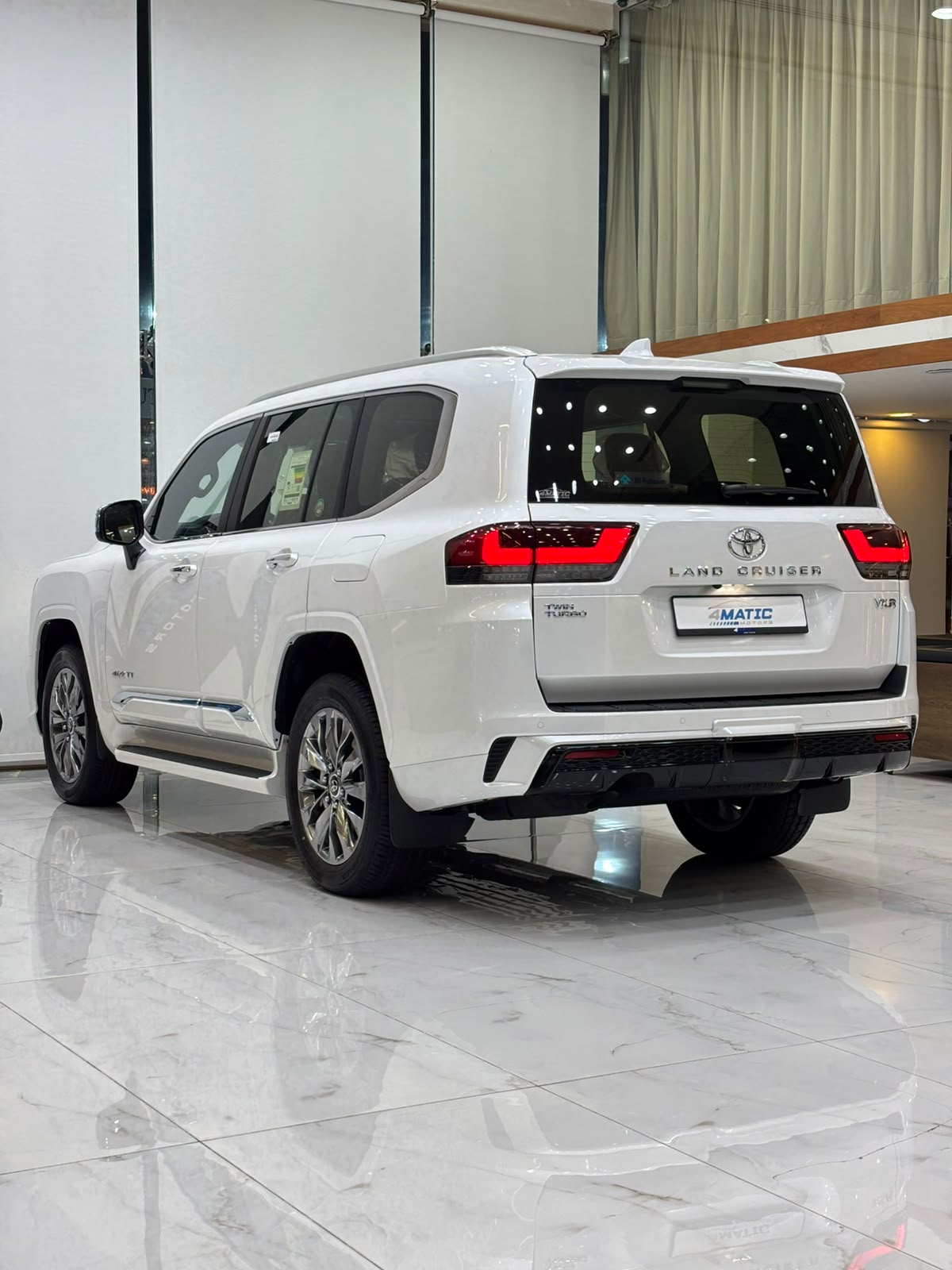 
								Toyota Land Cruiser VXR 2026 full									
