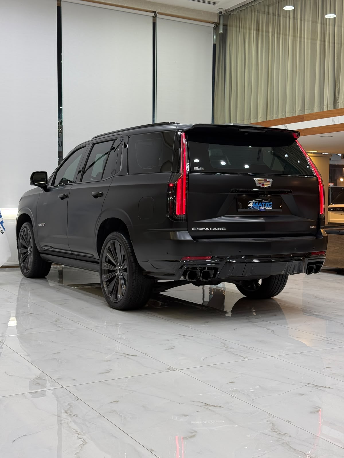 
								Cadillac Escalade V 2026 full									